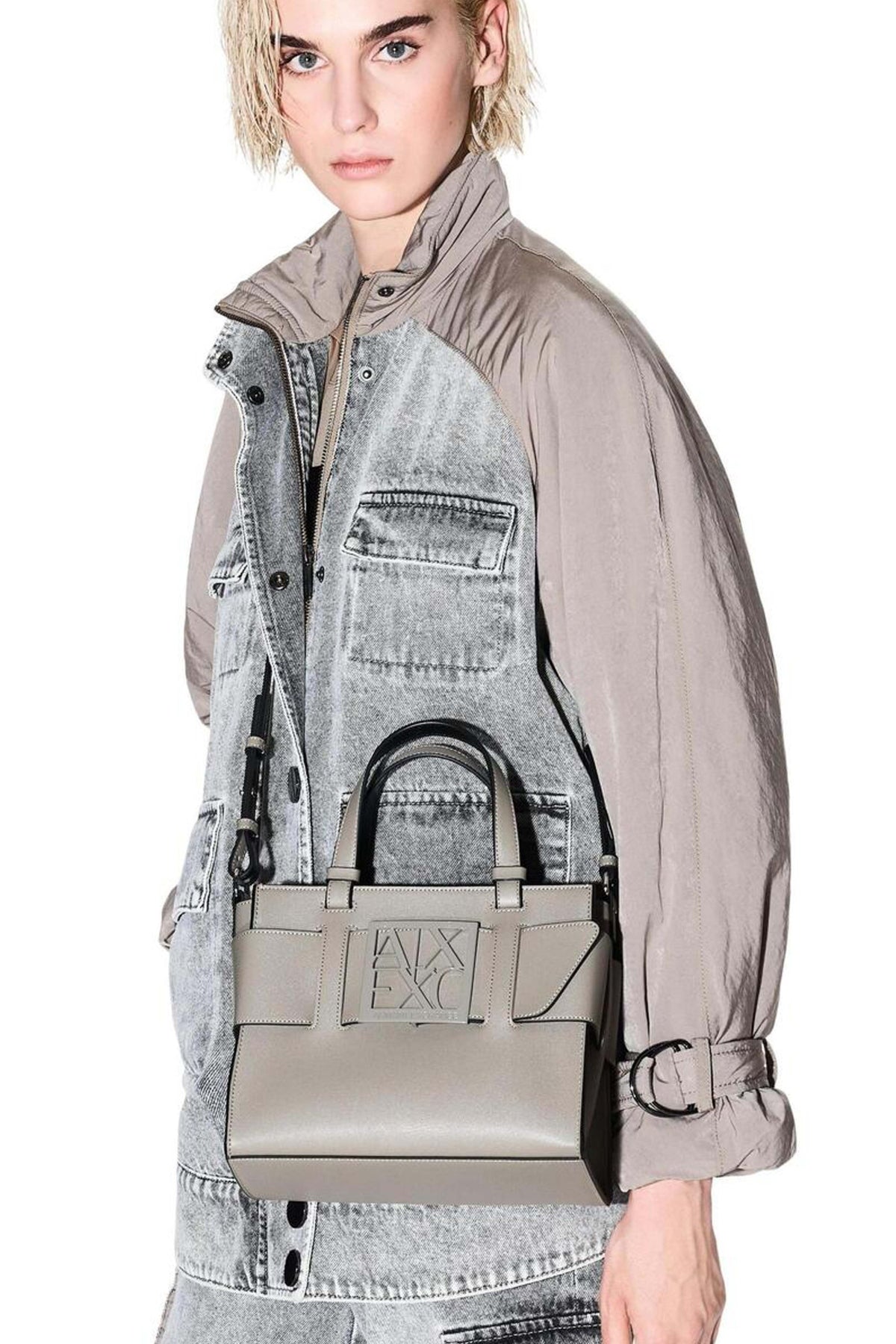 ARMANI EXCHANGE  A SHOPPIN en color U  (1)