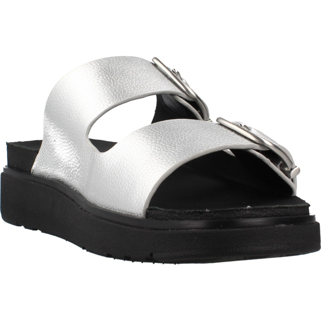 FITFLOP AT  en color SILVER  (5)