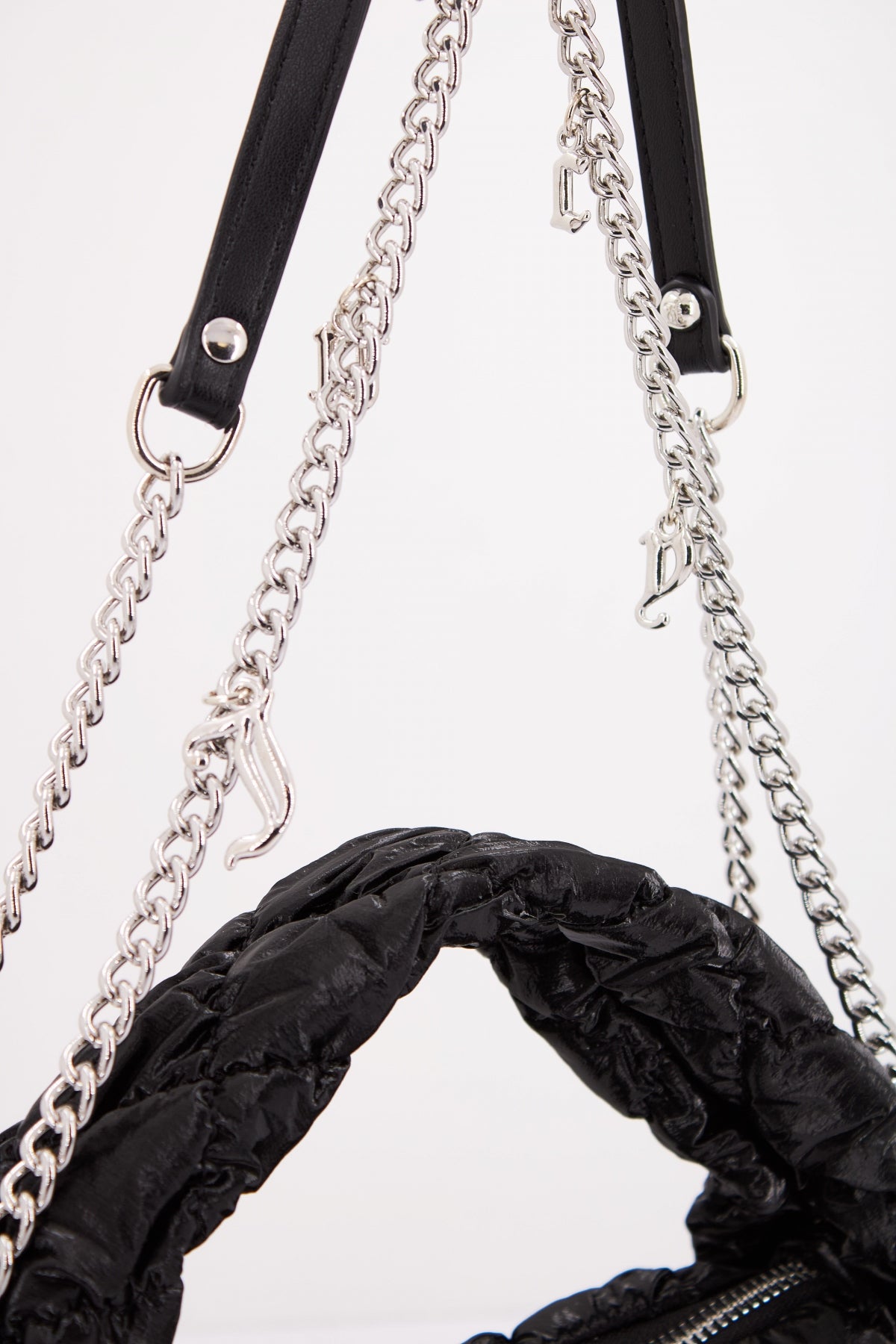 JUICY COUTURE ISABELLE NYLON SMALL en color BLACK  (4)