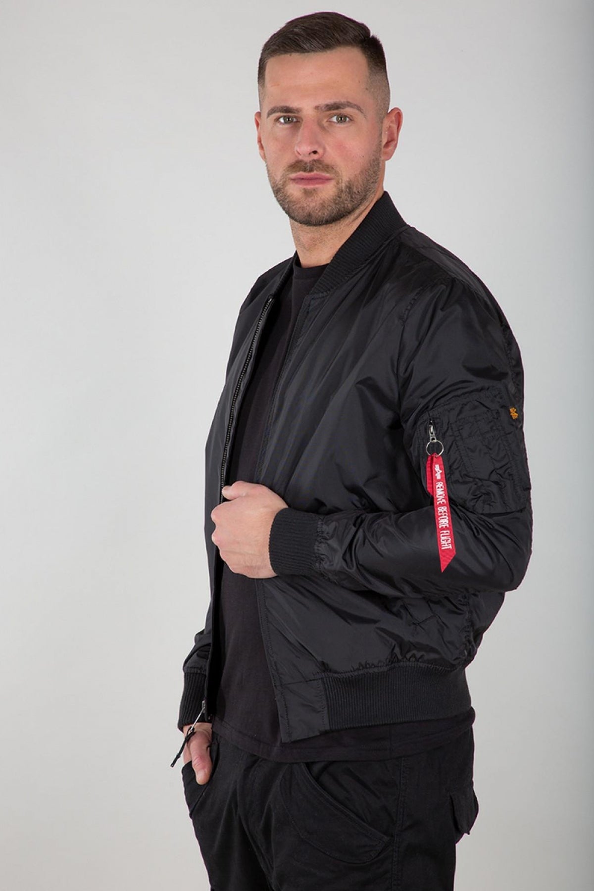 ALPHA INDUSTRIES AF  en color BLACK  (2)