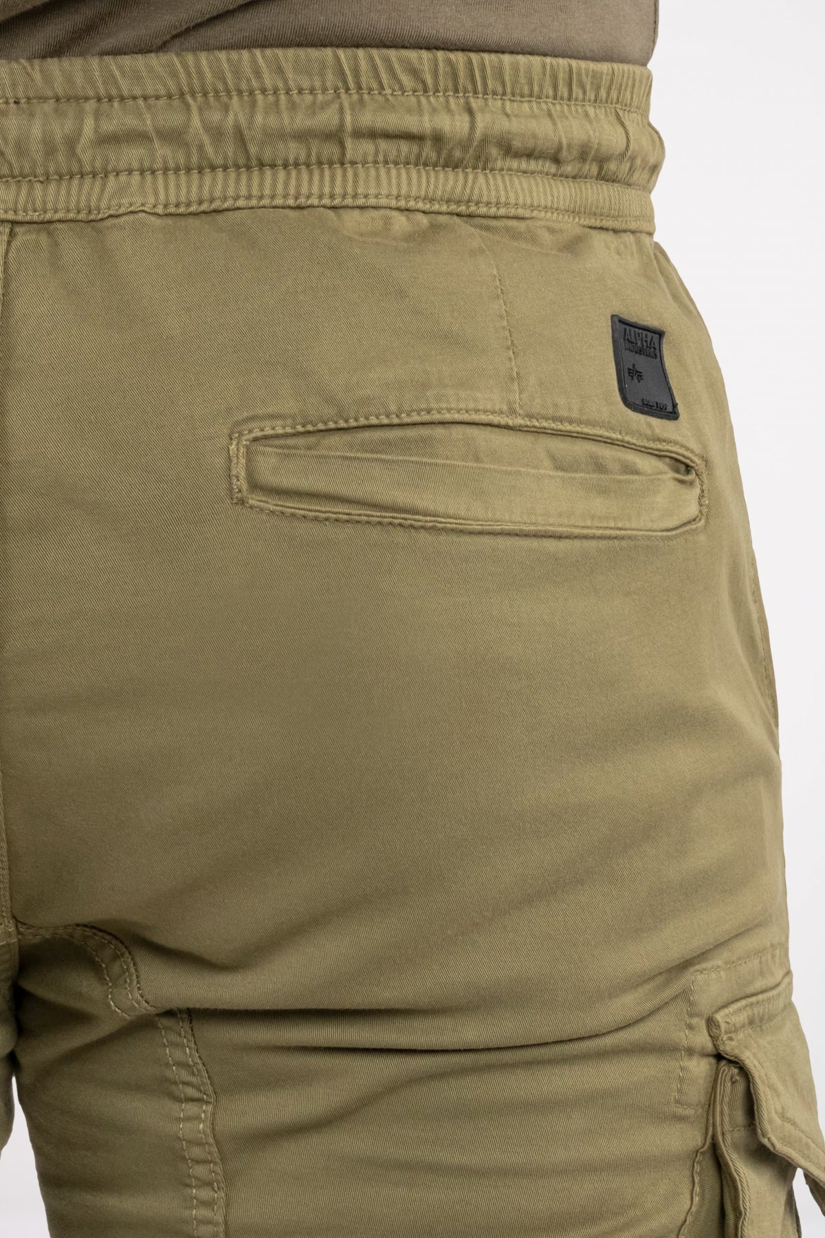 ALPHA INDUSTRIES  en color OLIVE  (4)