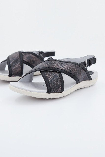 GEOX D SANDAL VEGA en color C  (1)