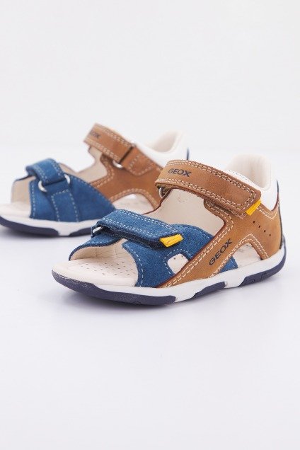 GEOX  TAPUZ BOY A en color CGF  (1)