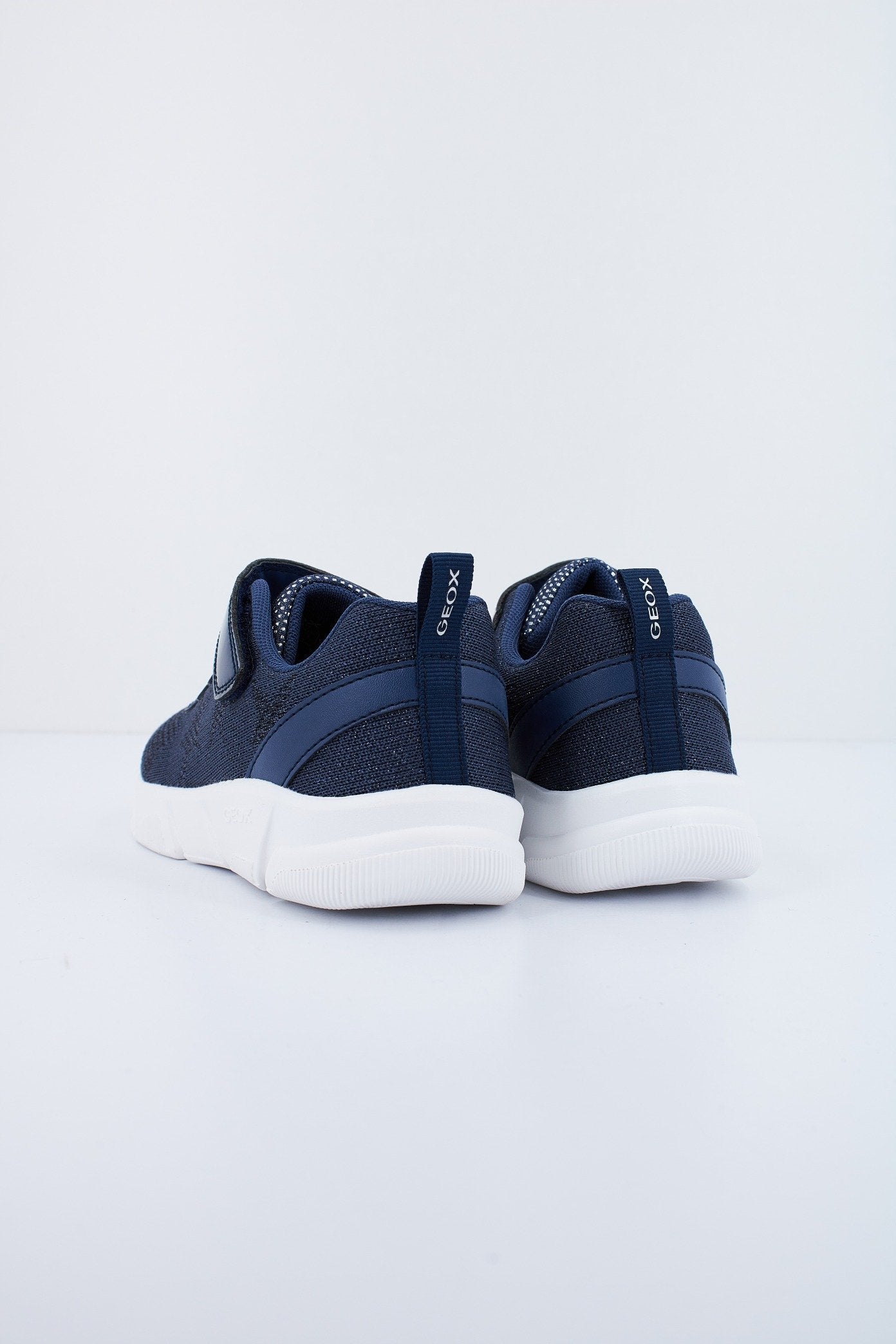 GEOX J ARIL GIRL en color C  (3)