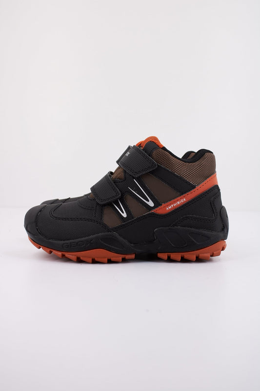 GEOX J NEW SAVAGE BOY B A en color C  (1)