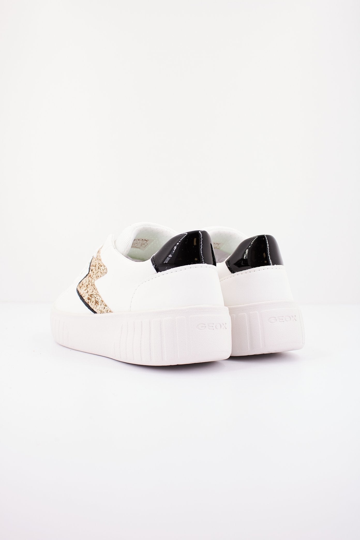 GEOX J MIKIROSHI A en color C  (3)