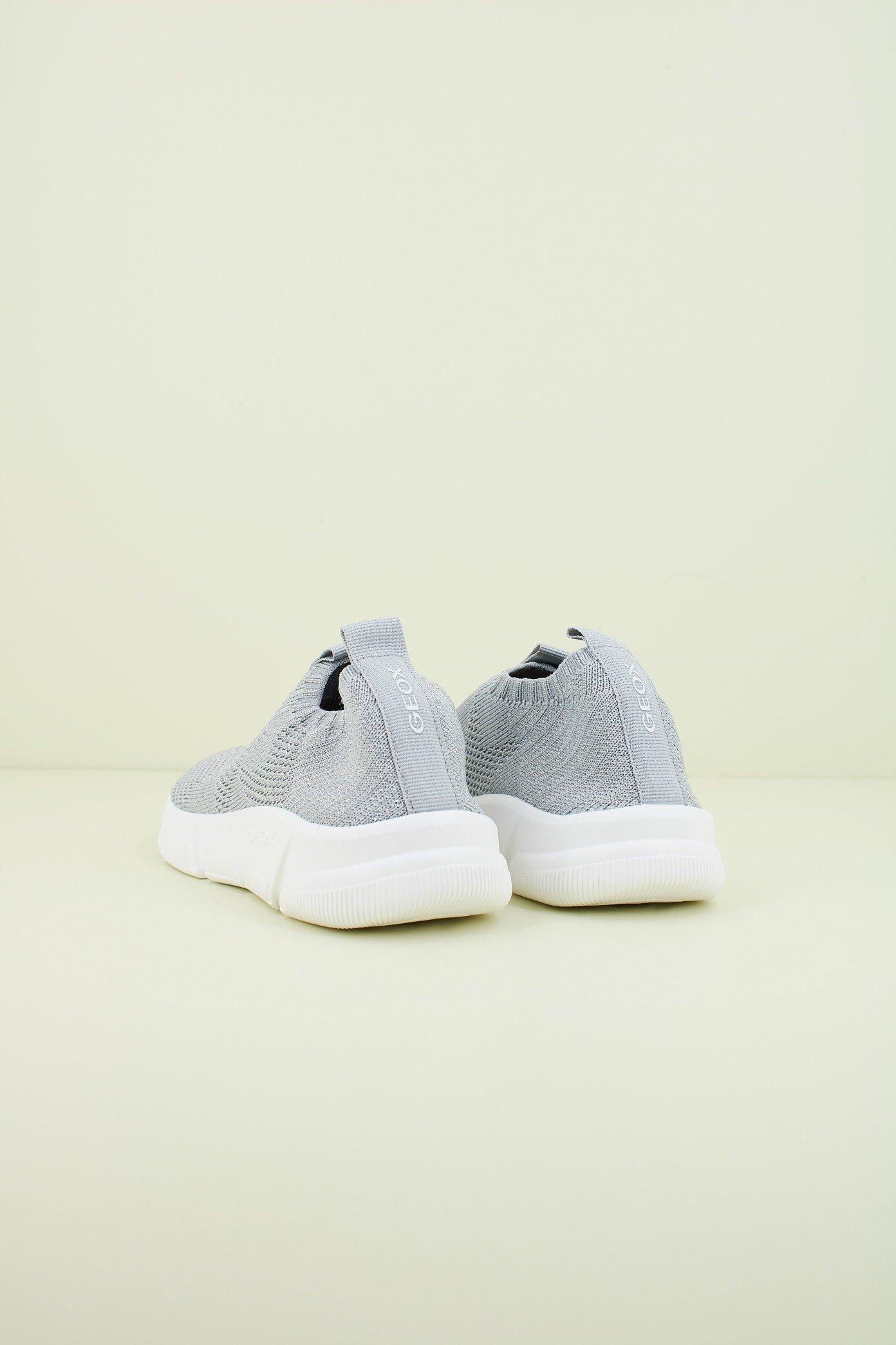 GEOX J ARIL GIRL en color C  (3)
