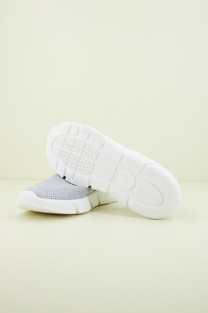 GEOX J ARIL GIRL en color C  (4)