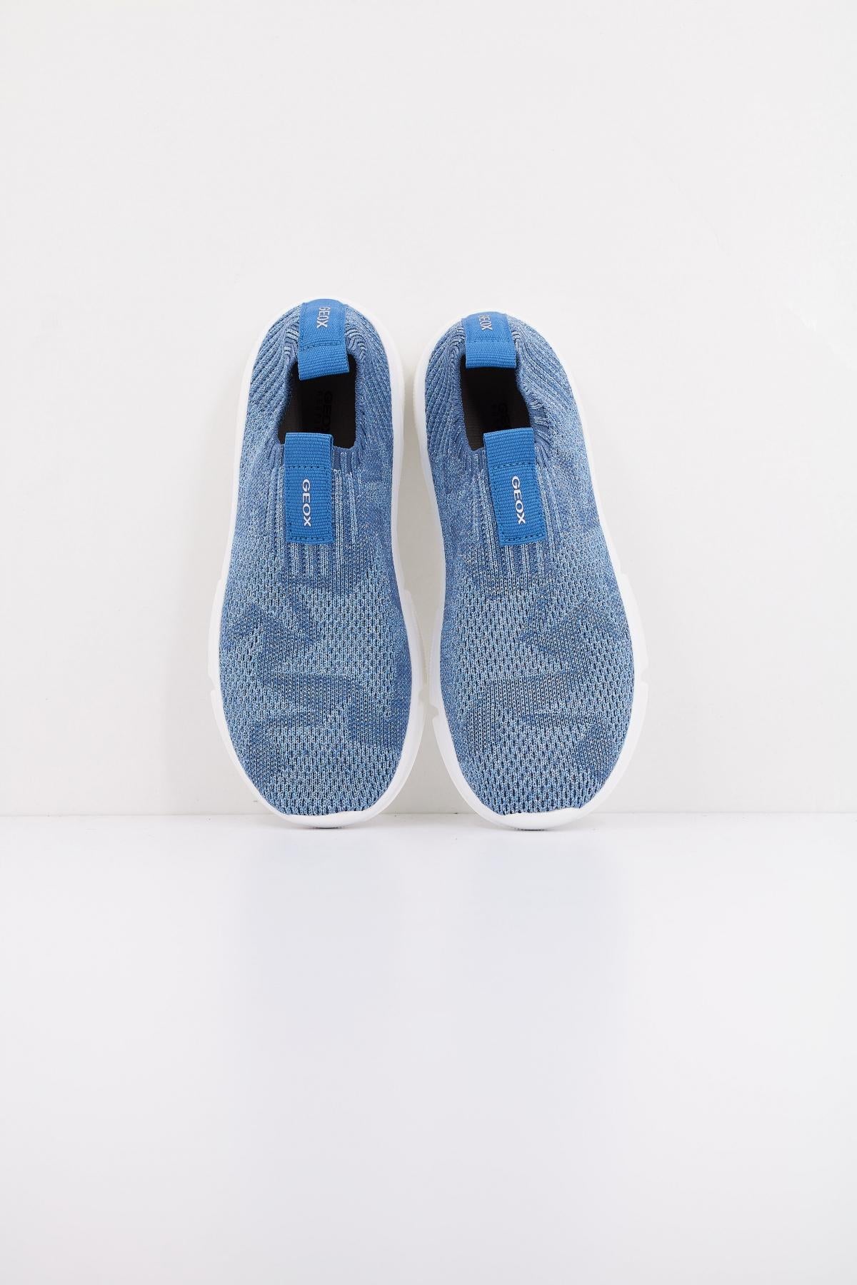 GEOX  J ARIL GIRL en color C  (3)