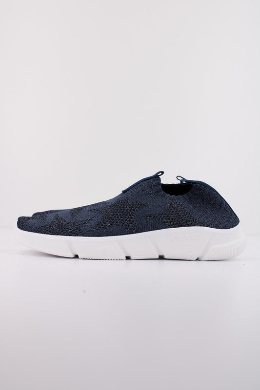 GEOX  J ARIL GIRL en color C  (1)