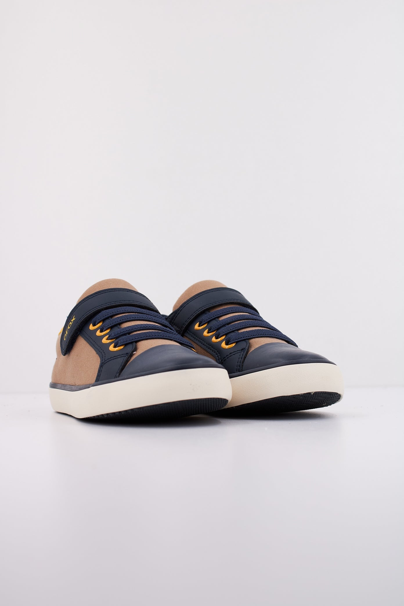 GEOX  J GISLI BOY en color CFF  (2)