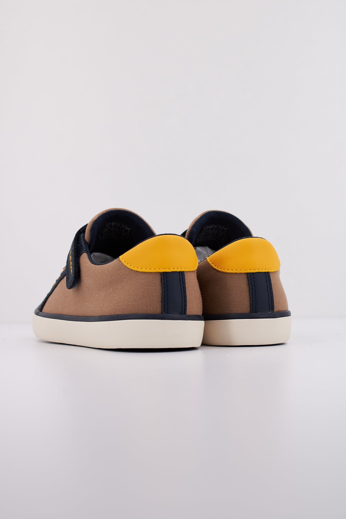 GEOX  J GISLI BOY en color CFF  (4)