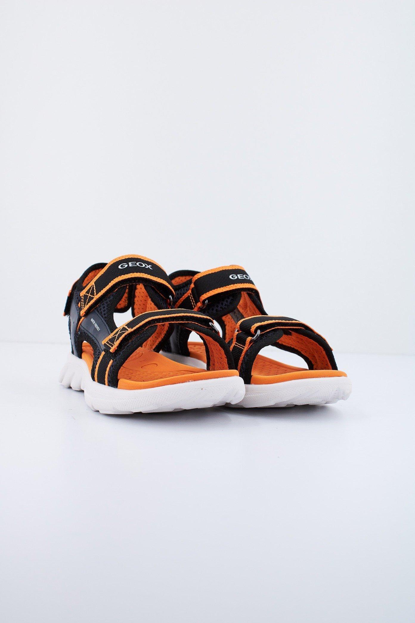 GEOX J SANDAL AIRADYUM B en color C  (2)