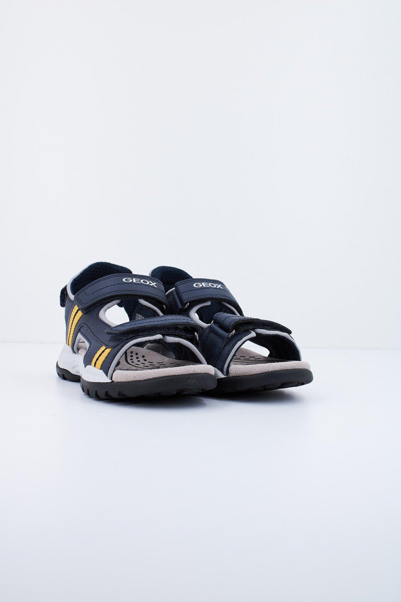 GEOX J BOREALIS B en color C  (2)