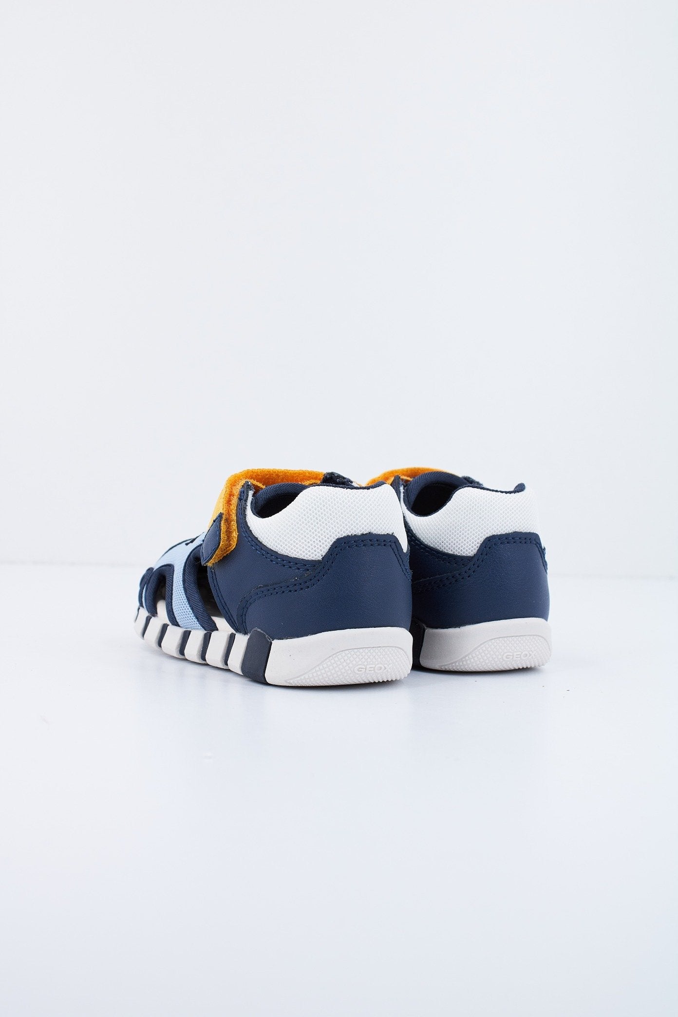 GEOX B SANDAL IUPIDOO B en color CBV  (3)