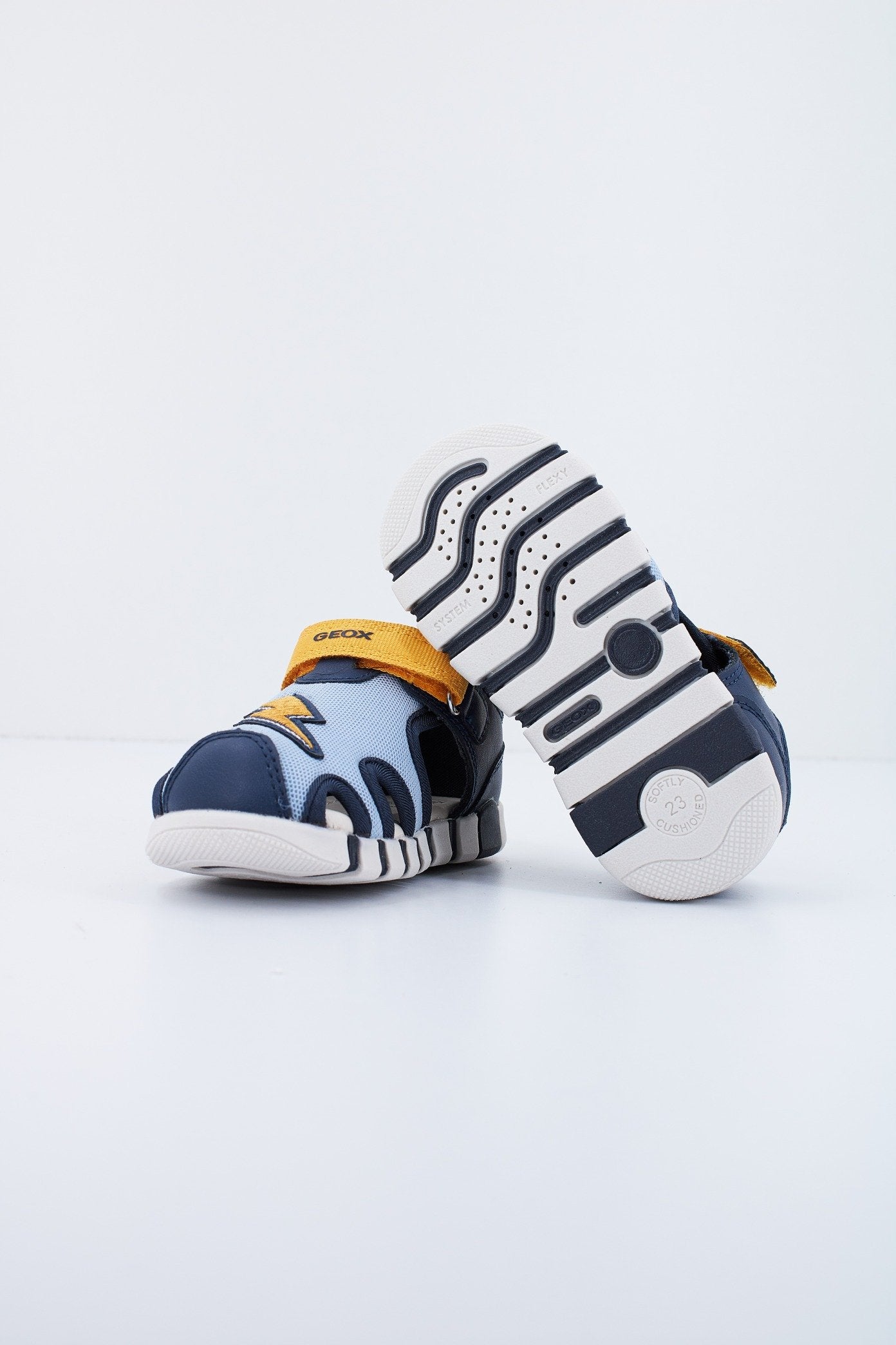 GEOX B SANDAL IUPIDOO B en color CBV  (4)