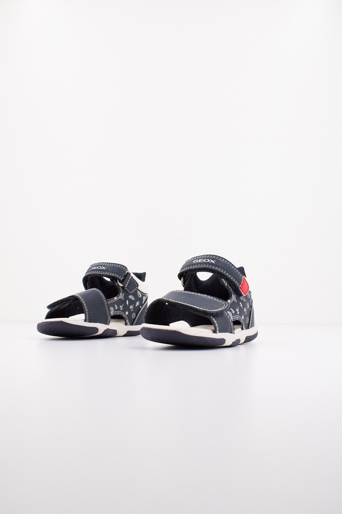 GEOX B SANDAL TAPUZ B.A en color C  (2)