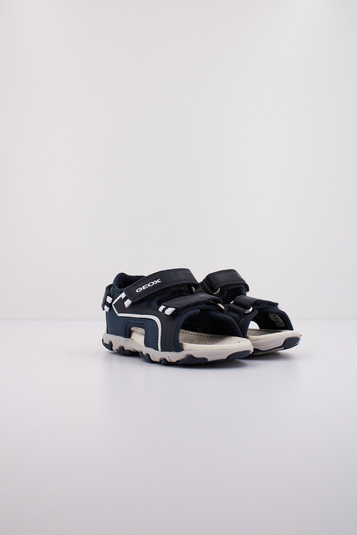 GEOX B SANDAL FLAFFEE BOY en color C  (2)