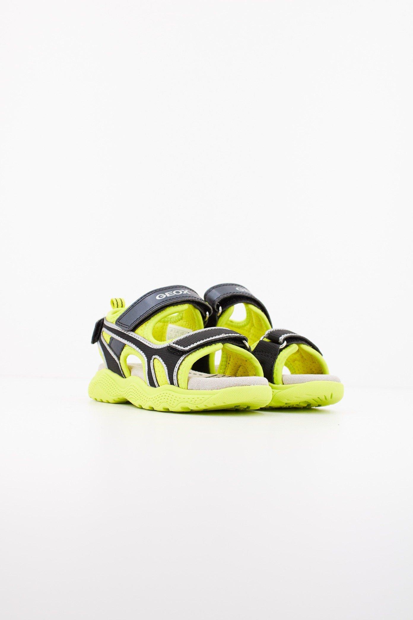 GEOX J SANDAL SPLUSH BOY en color C  (2)