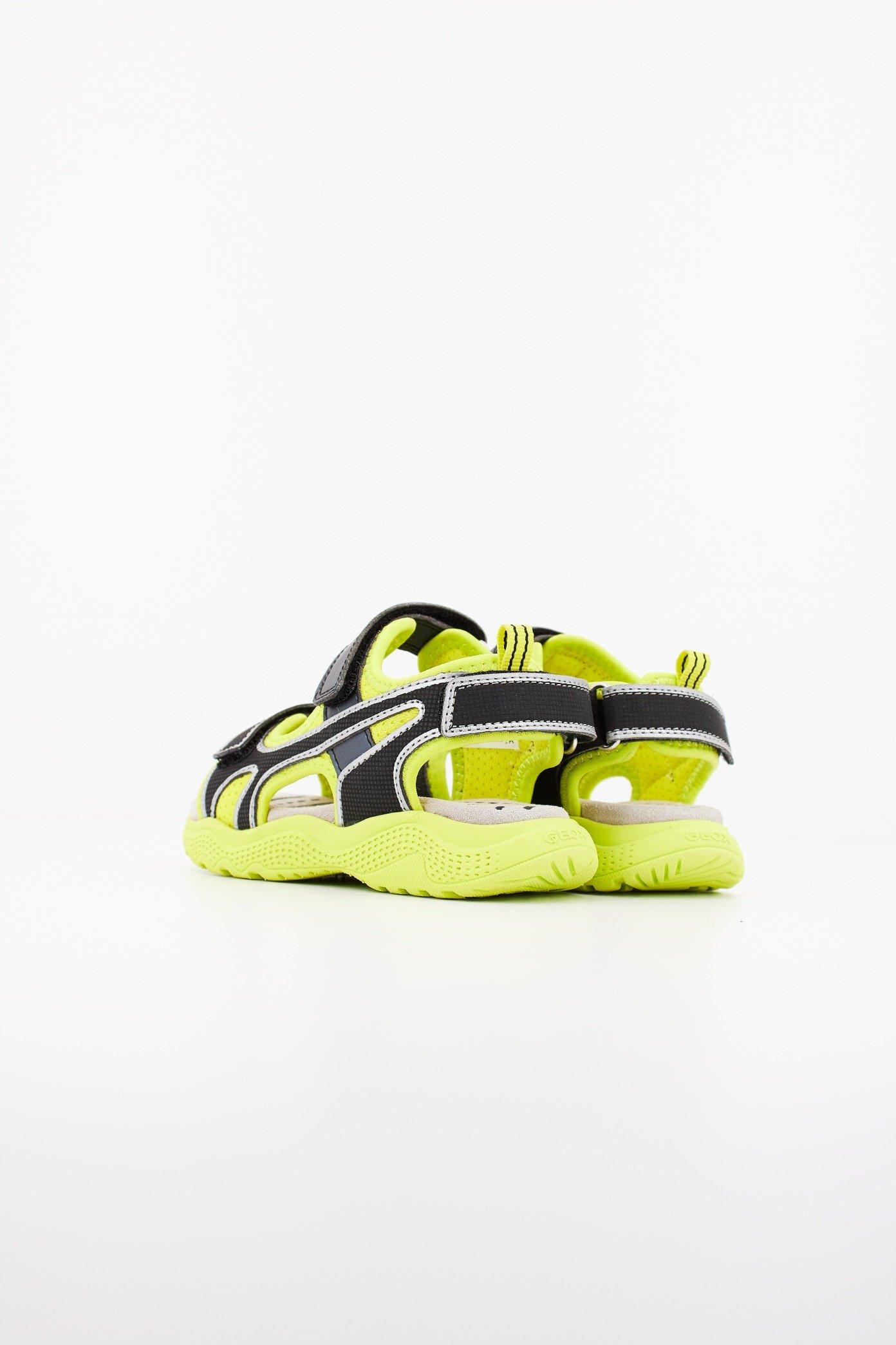 GEOX J SANDAL SPLUSH BOY en color C  (3)