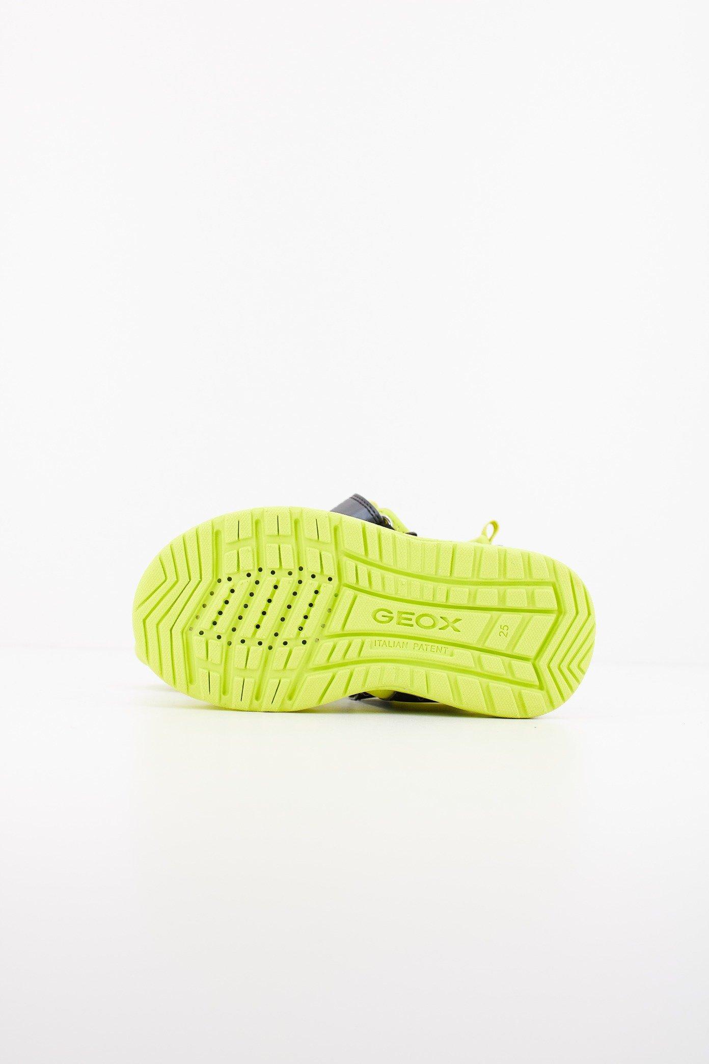 GEOX J SANDAL SPLUSH BOY en color C  (4)