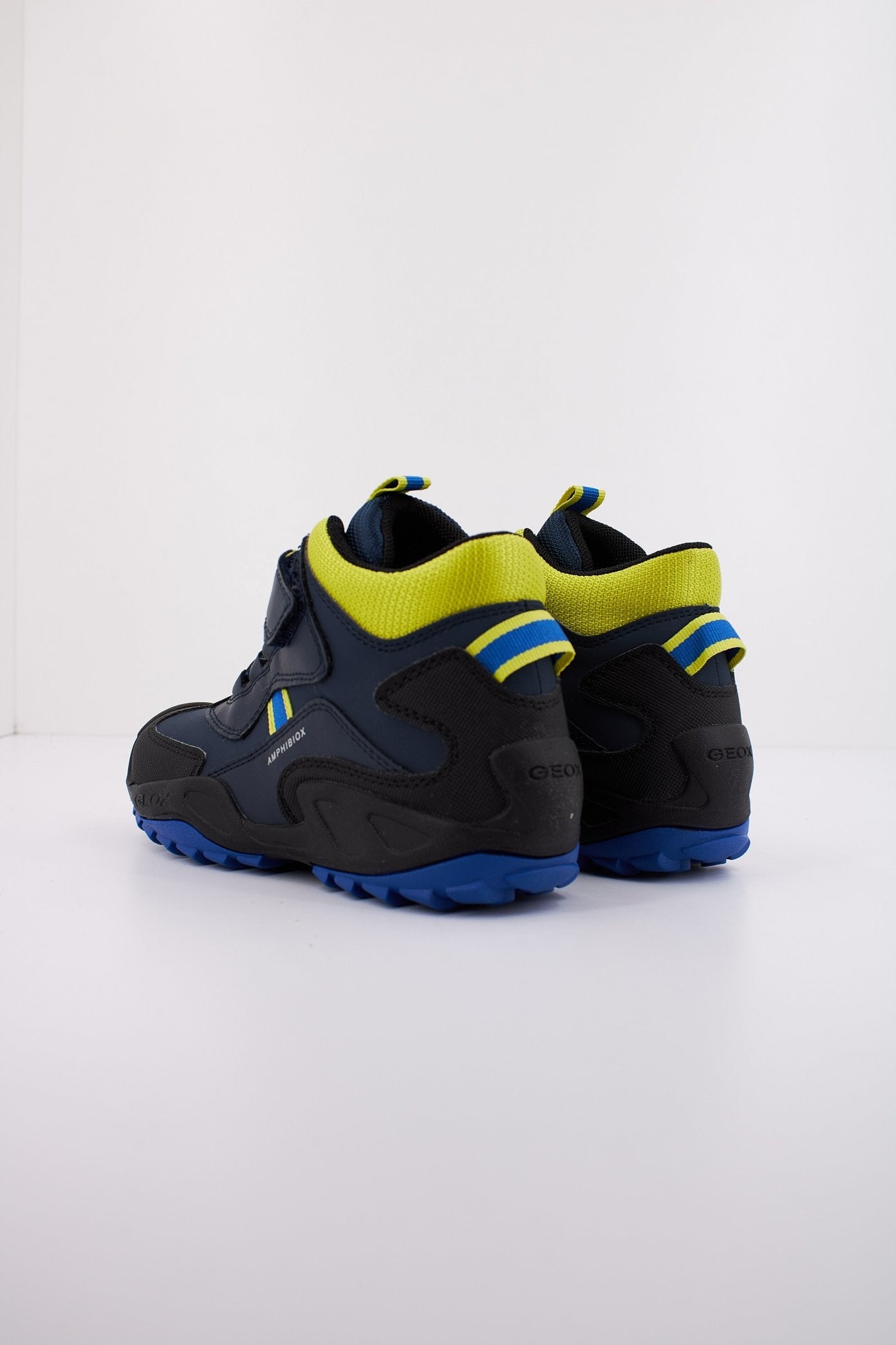 GEOX  J NEW SAVAGE BOY B  en color CFS  (4)
