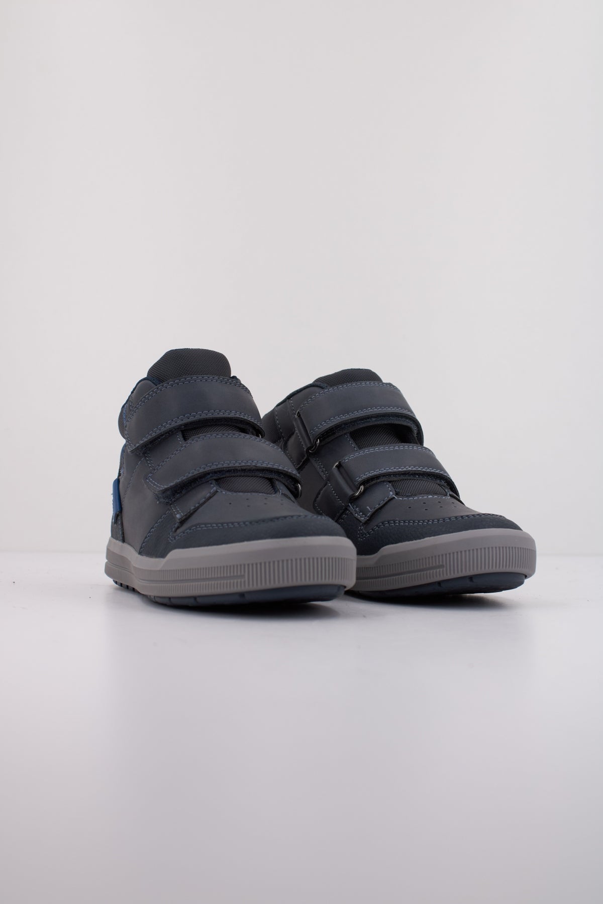 GEOX J ARZACH en color C  (2)