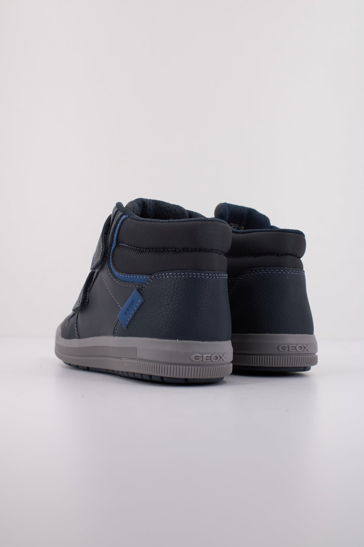 GEOX J ARZACH en color C  (4)