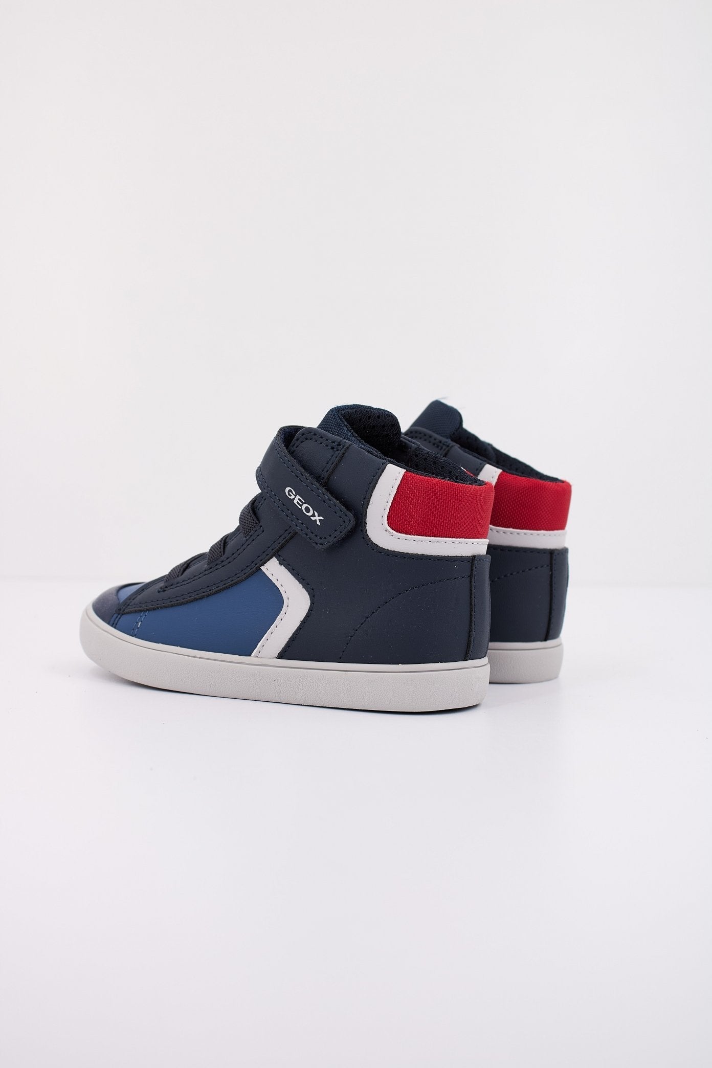 GEOX  B GISLI en color C  (4)