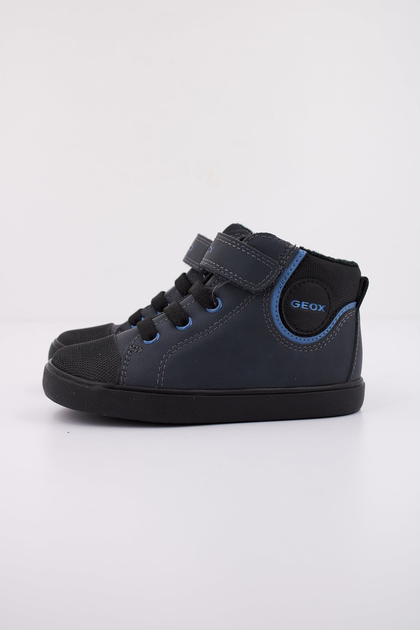 GEOX  B GISLI en color C  (1)