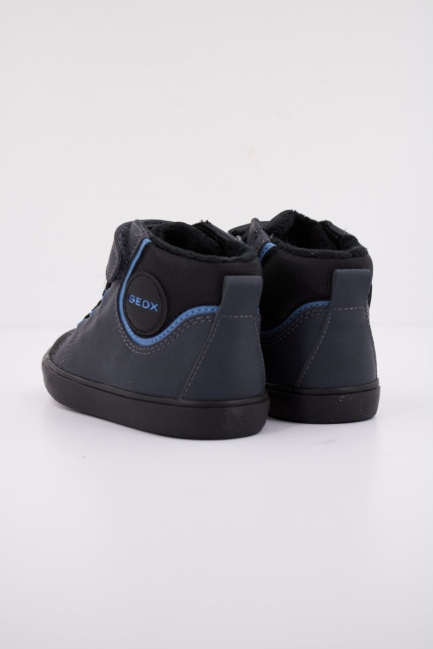 GEOX  B GISLI en color C  (4)
