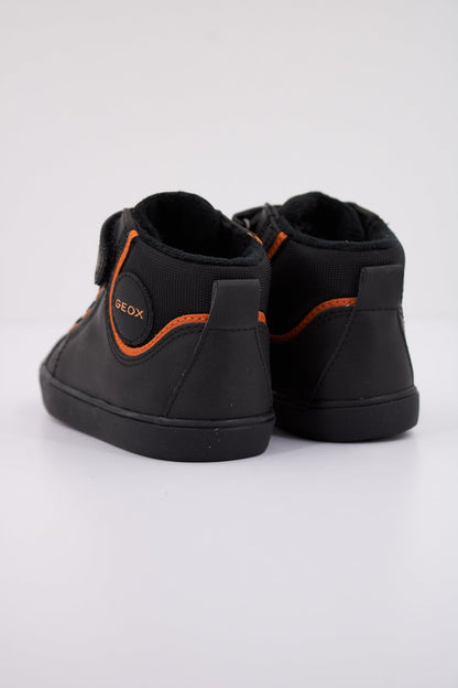 GEOX  B GISLI en color C  (4)