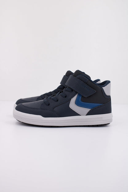 GEOX J ARZACH en color C  (1)