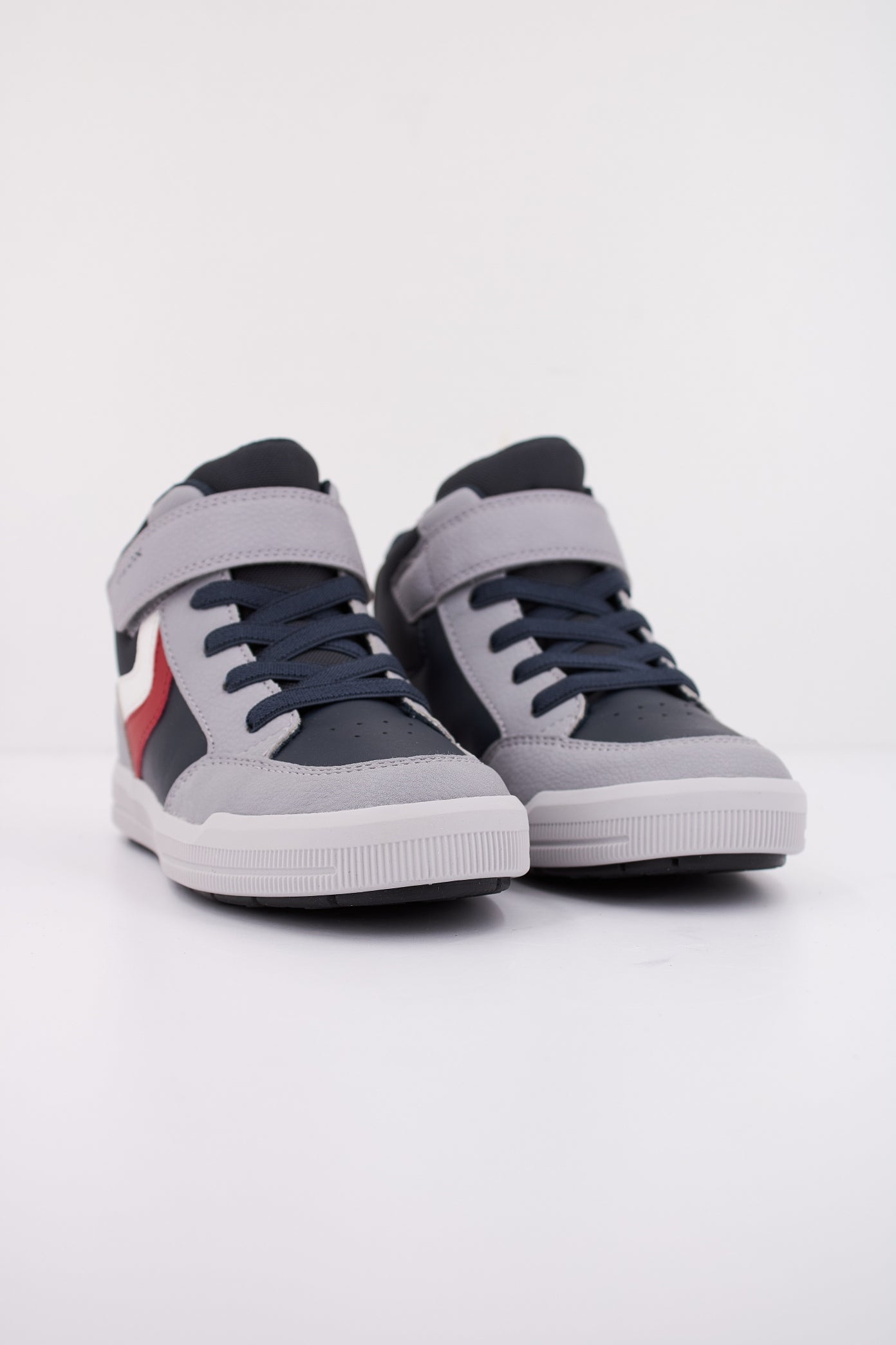 GEOX J ARZACH en color C  (2)