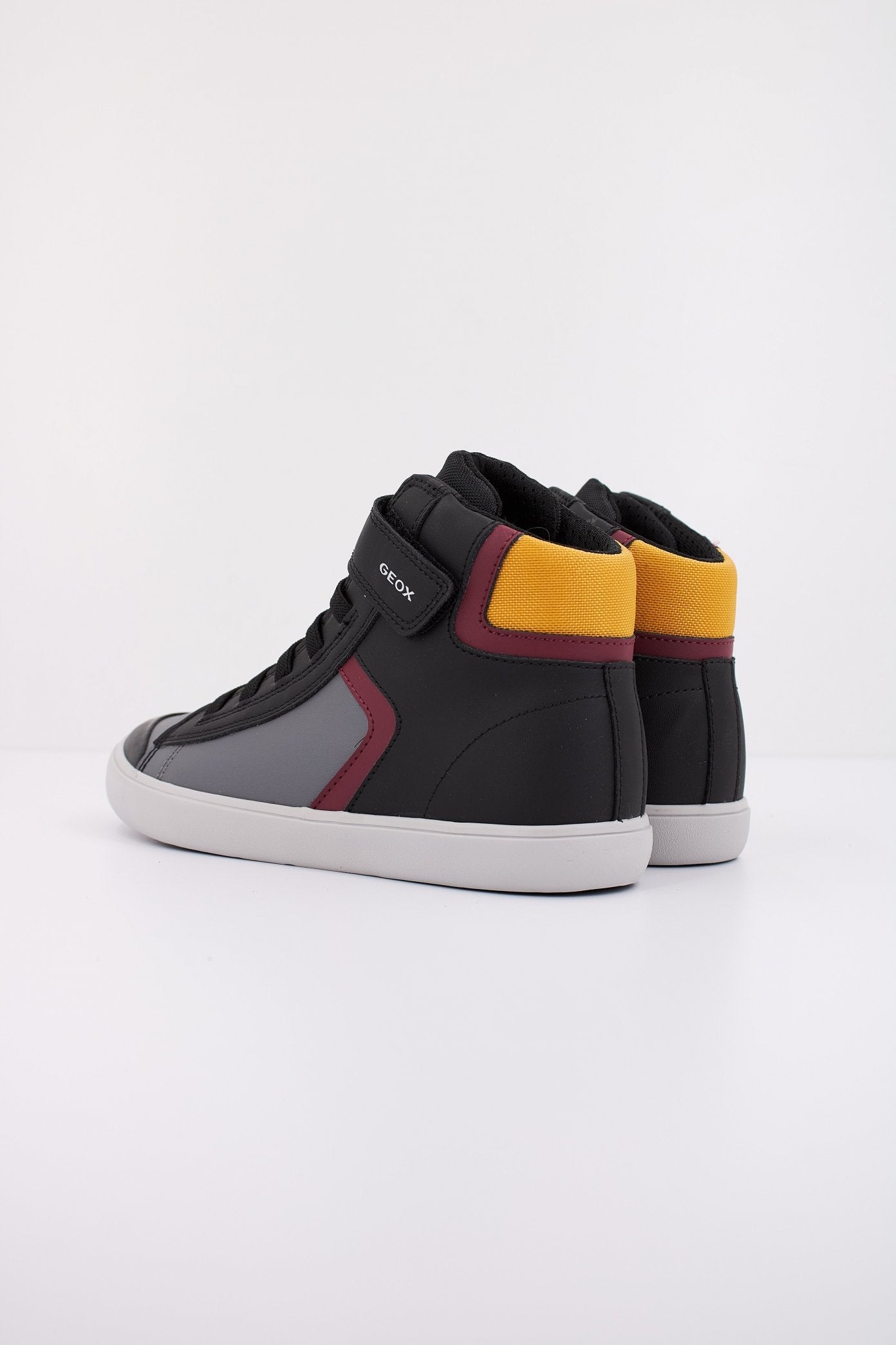 GEOX J GISLI en color C  (4)