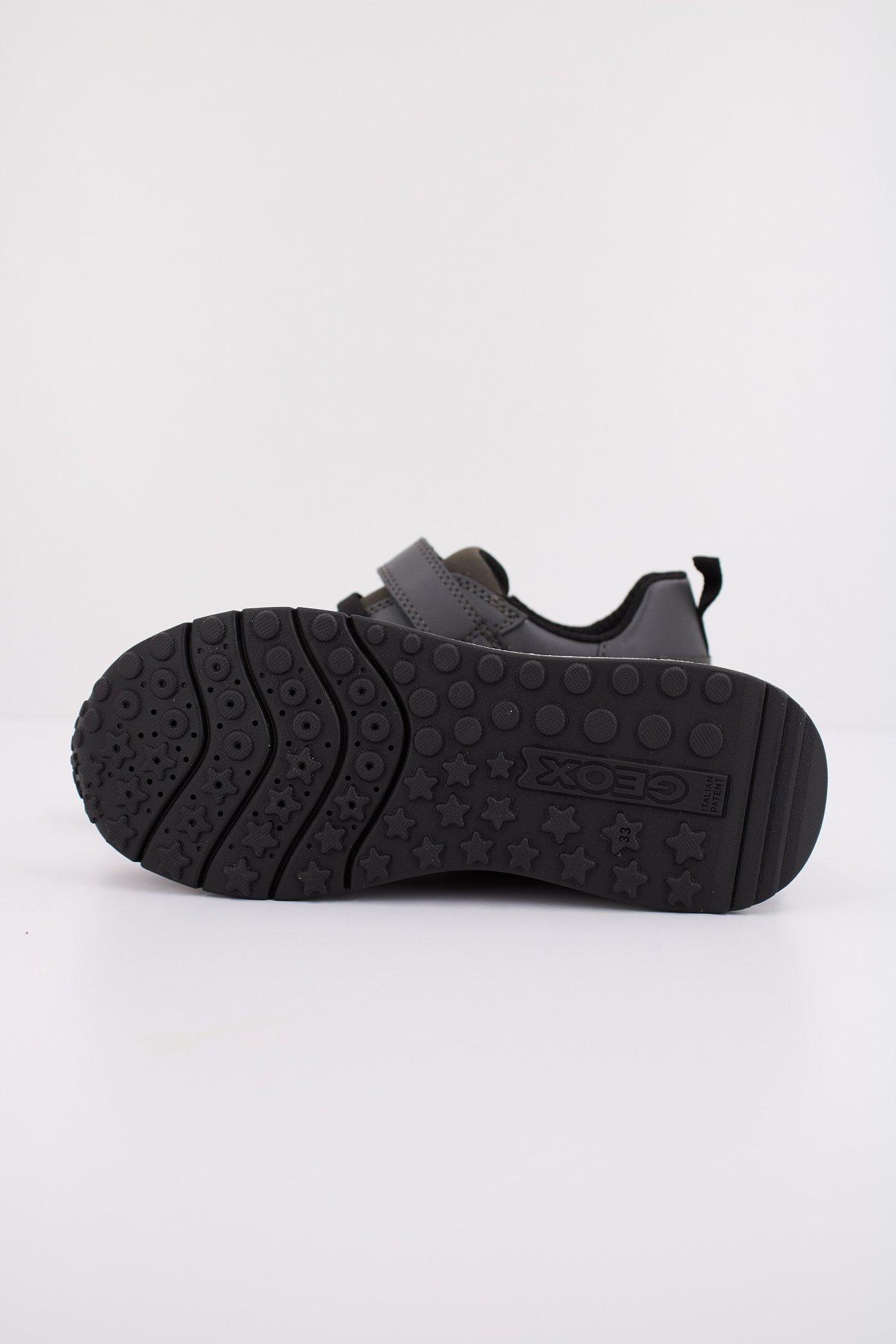 GEOX  J FASTICS en color C  (6)
