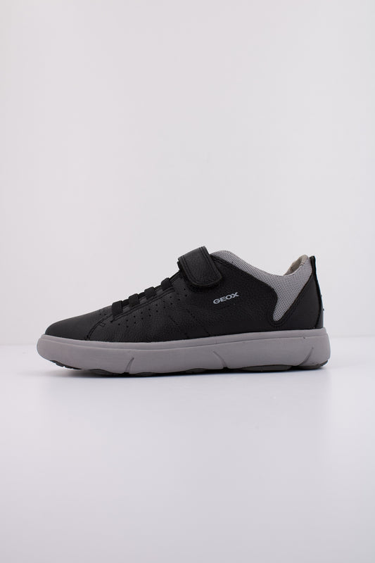 GEOX  J NEBCUP BOY en color C  (1)