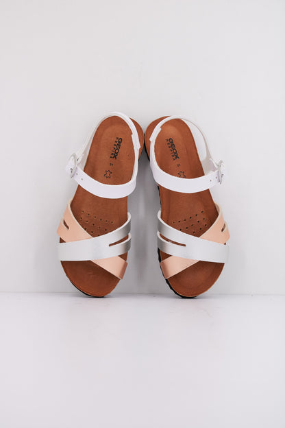 GEOX  J SANDAL CHILENE GI en color CZH  (3)