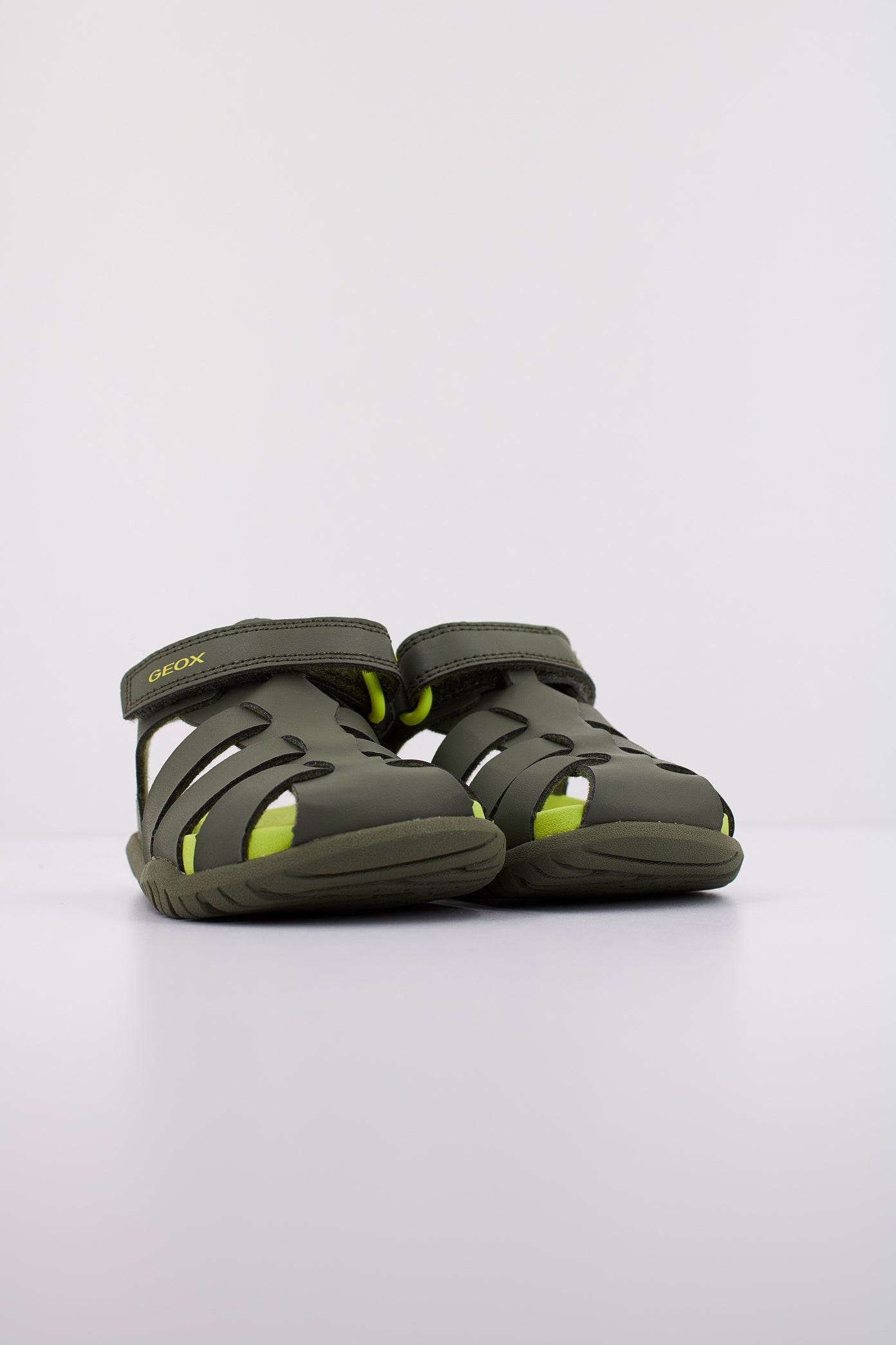 GEOX B SANDAL FUSBETTO BO en color C  (2)