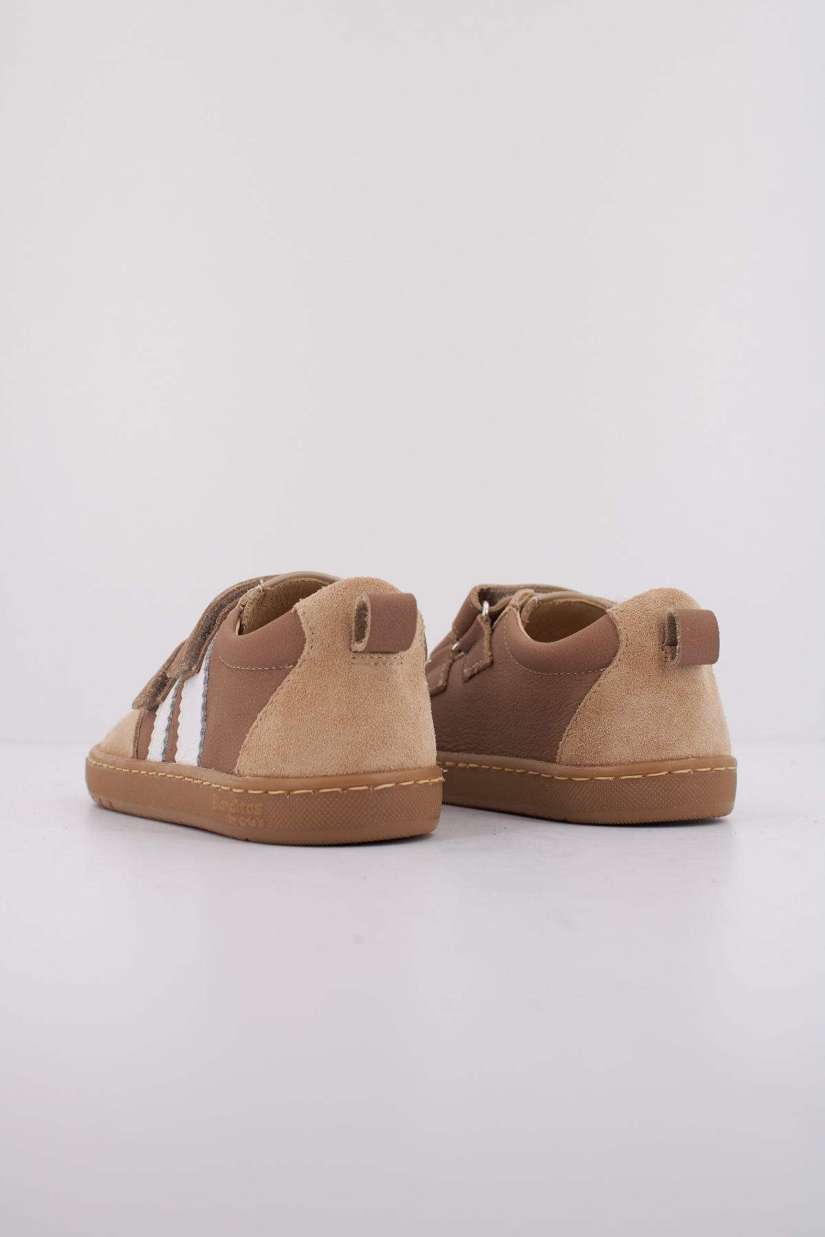BLANDITOS SPEEDCAT LTHR en color ARENA  (4)
