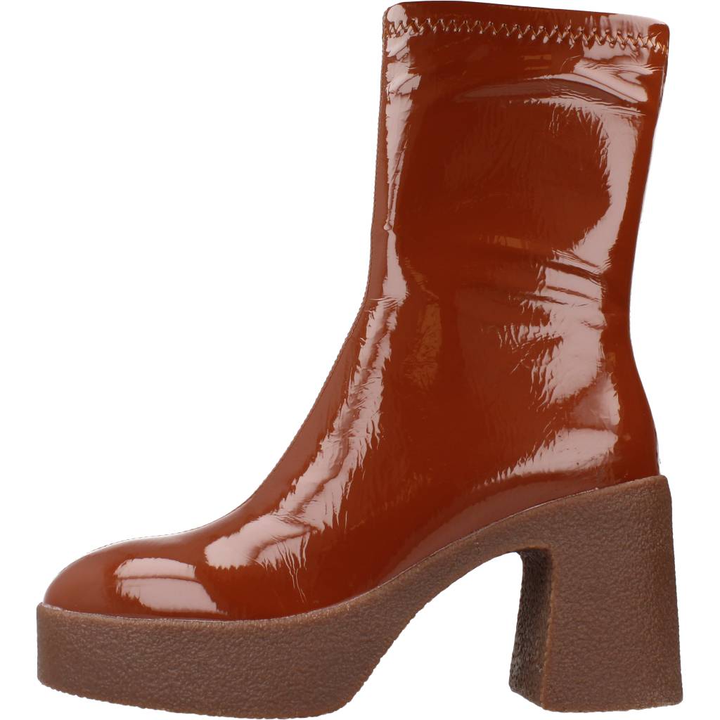 NOA HARMON STRETCH SINT en color CUERO  (2)