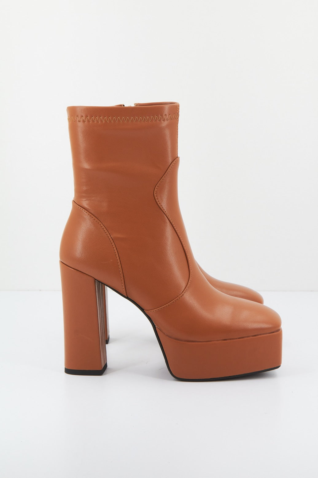 NOA HARMON N  en color CUERO  (2)