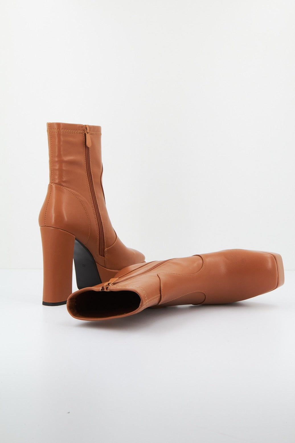 NOA HARMON N  en color CUERO  (4)