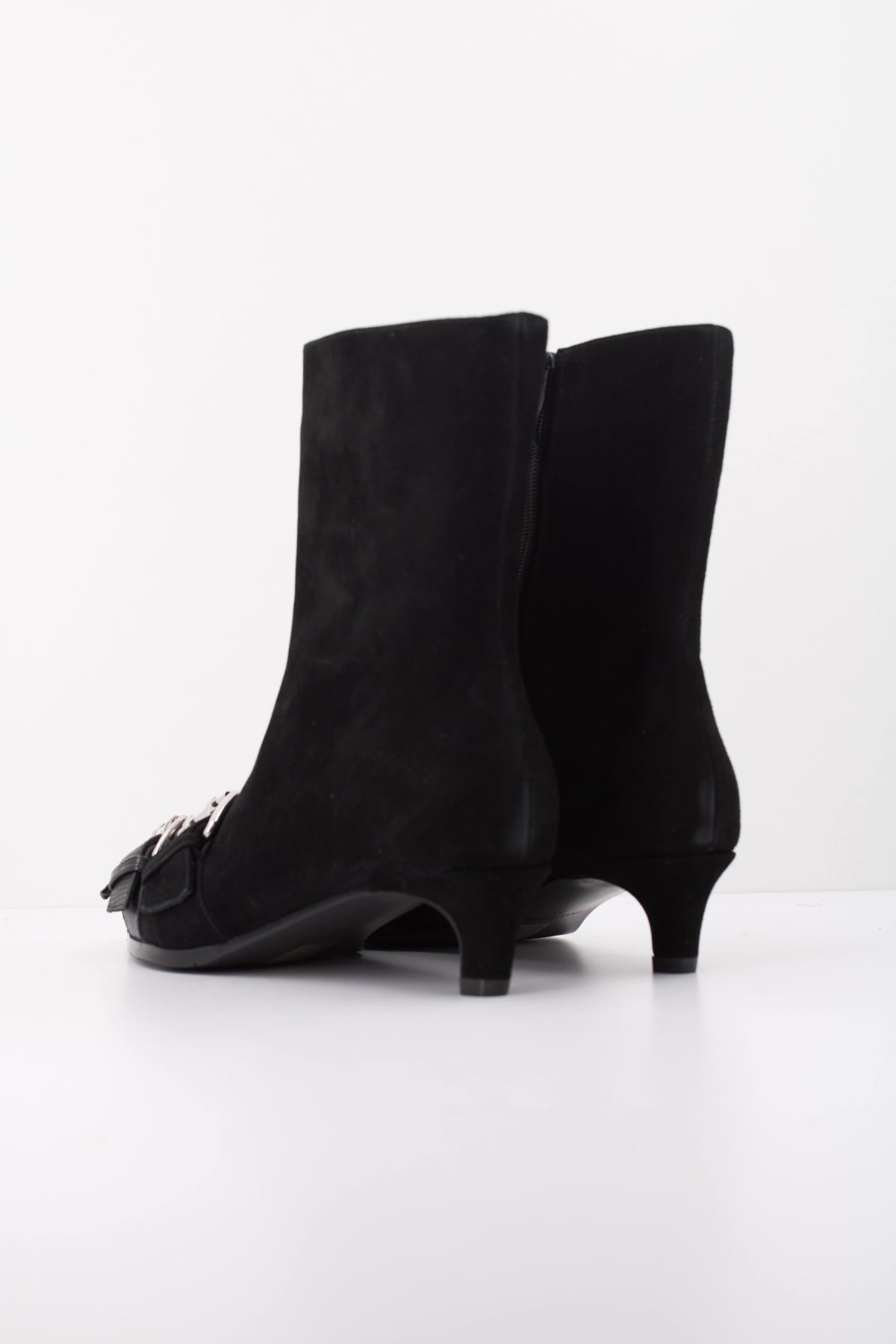 NOA HARMON PN ARIETE en color NEGRO  (4)