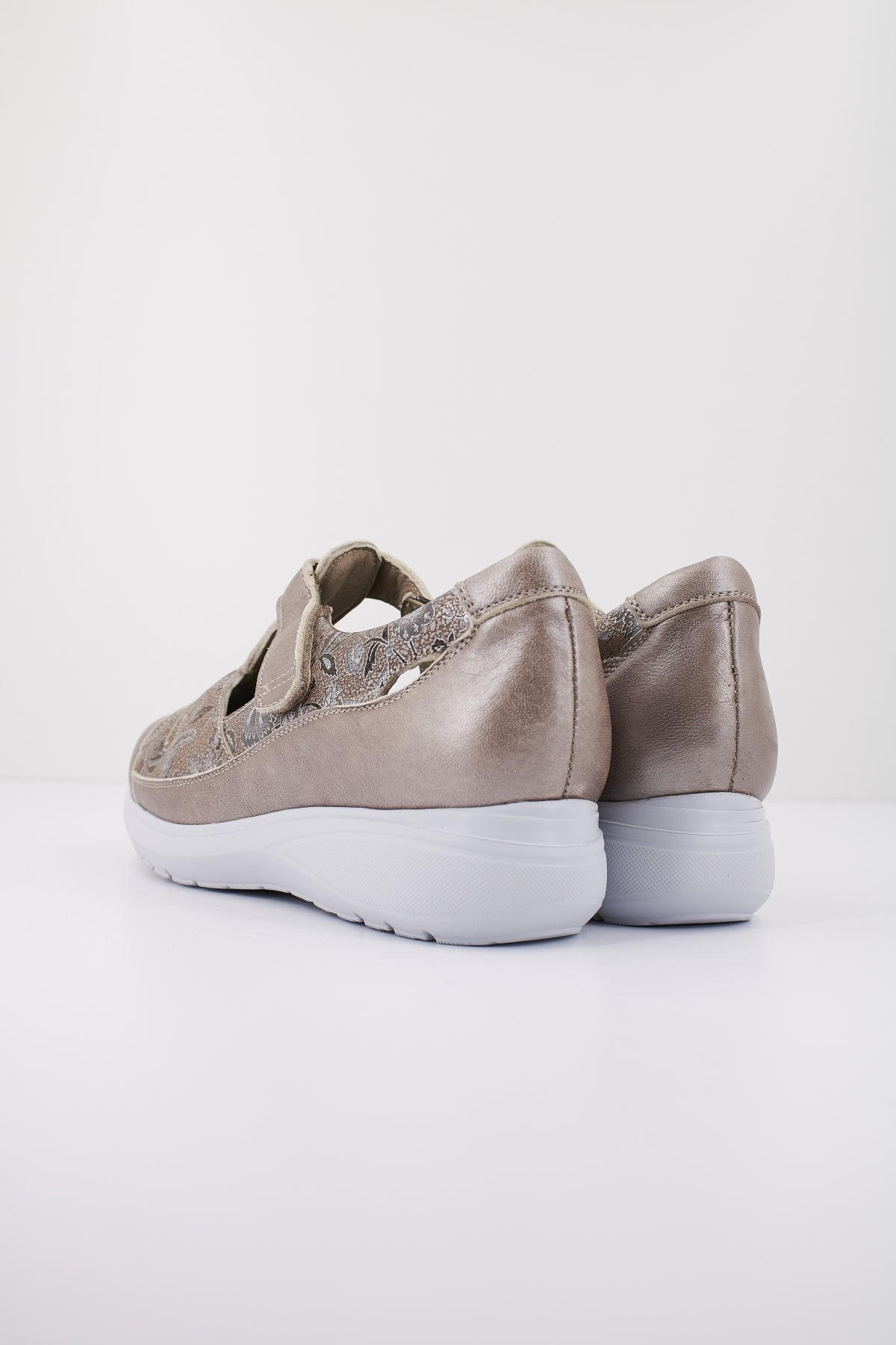 PINOSOS H en color TITAN  (3)