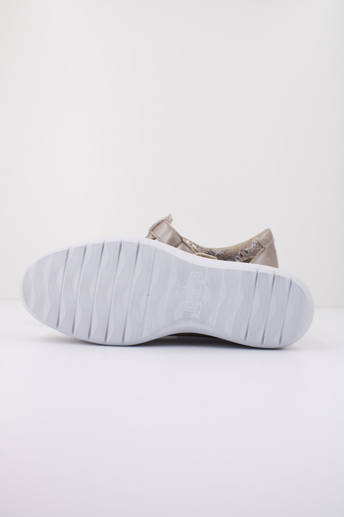 PINOSOS H en color TITAN  (4)