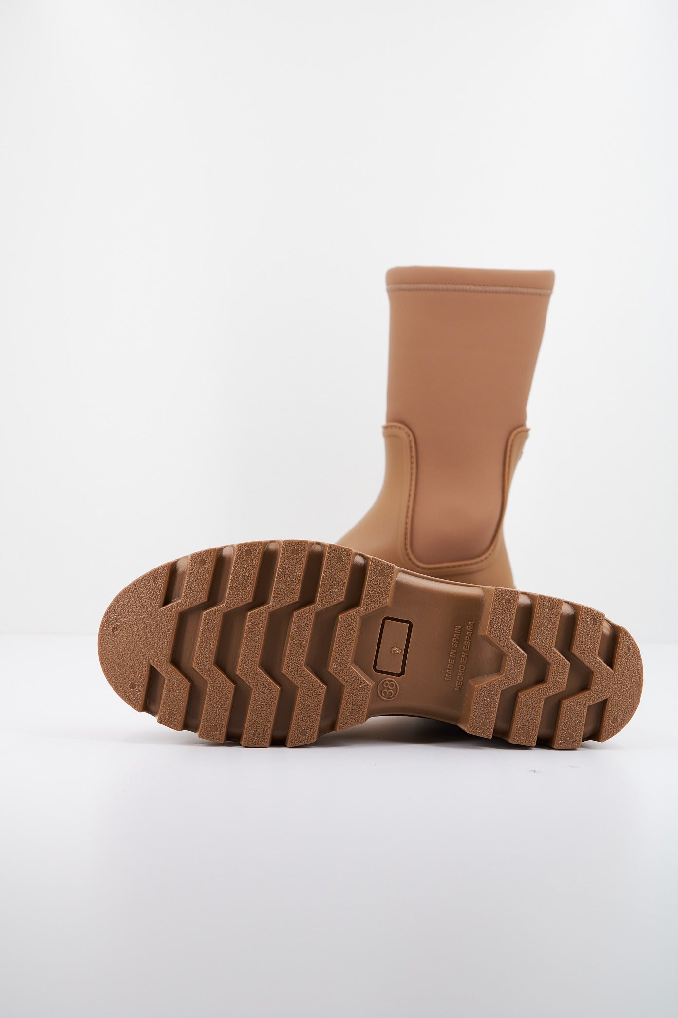 IGOR OUL ENGOMADO en color CUERO  (4)