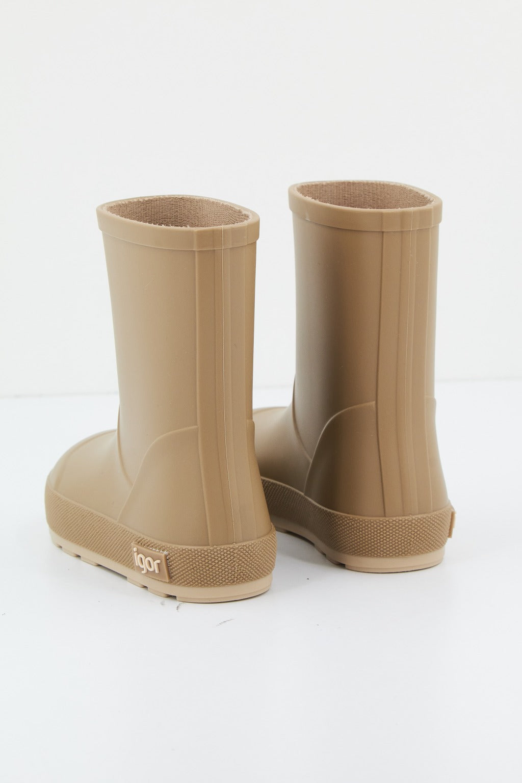 IGOR YOGI DK en color ELMWOOD  (3)