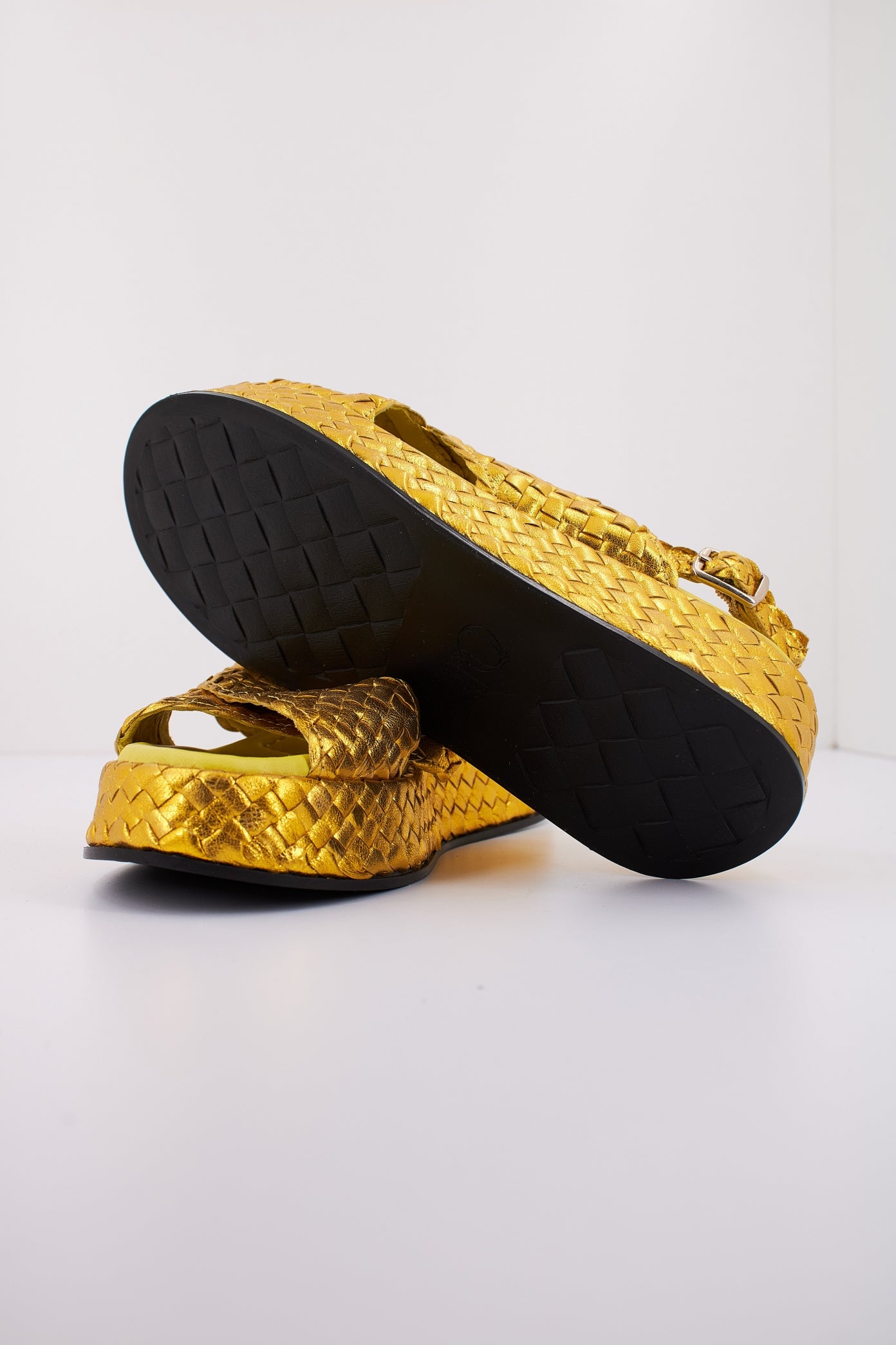 PONS QUINTANA MAUI en color MOSTAZA  (4)