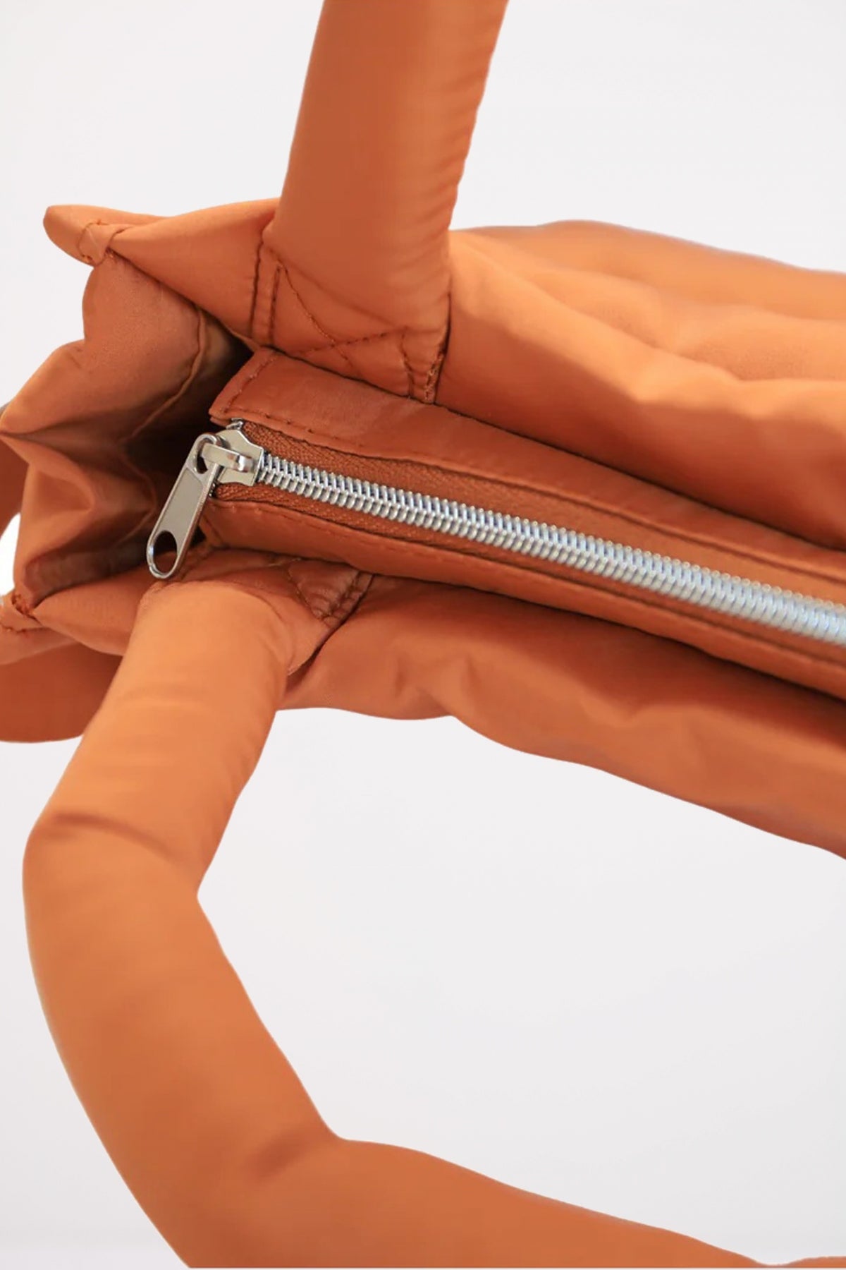 VERB TO DO HANDBAG en color NRNJ  (2)